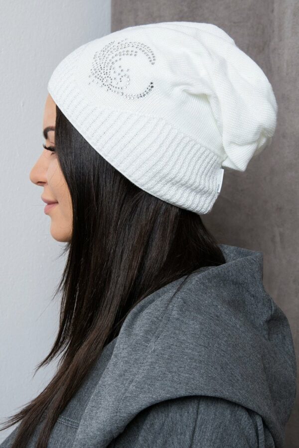 White cap with cubic zirconia